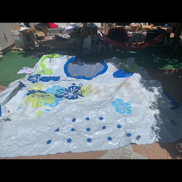 HUGE FLOATING ISLAND - Picture 2 of 4